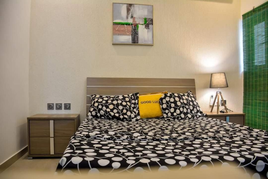 Klik Klak Appart Hotel Cotonou Bagian luar foto